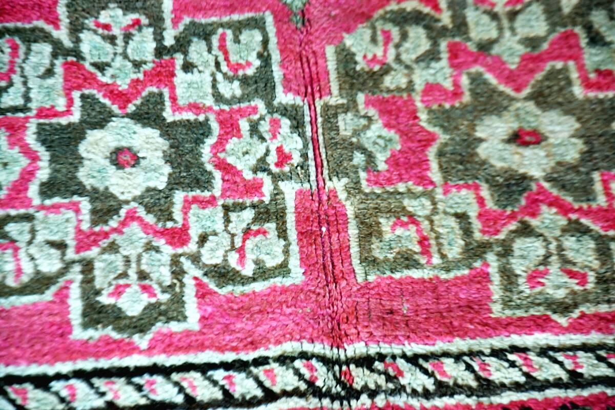 Vintage Boujaad rug 300 x 145 cm