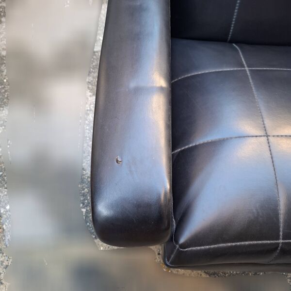 Lot 2 fauteuils noirs Erton