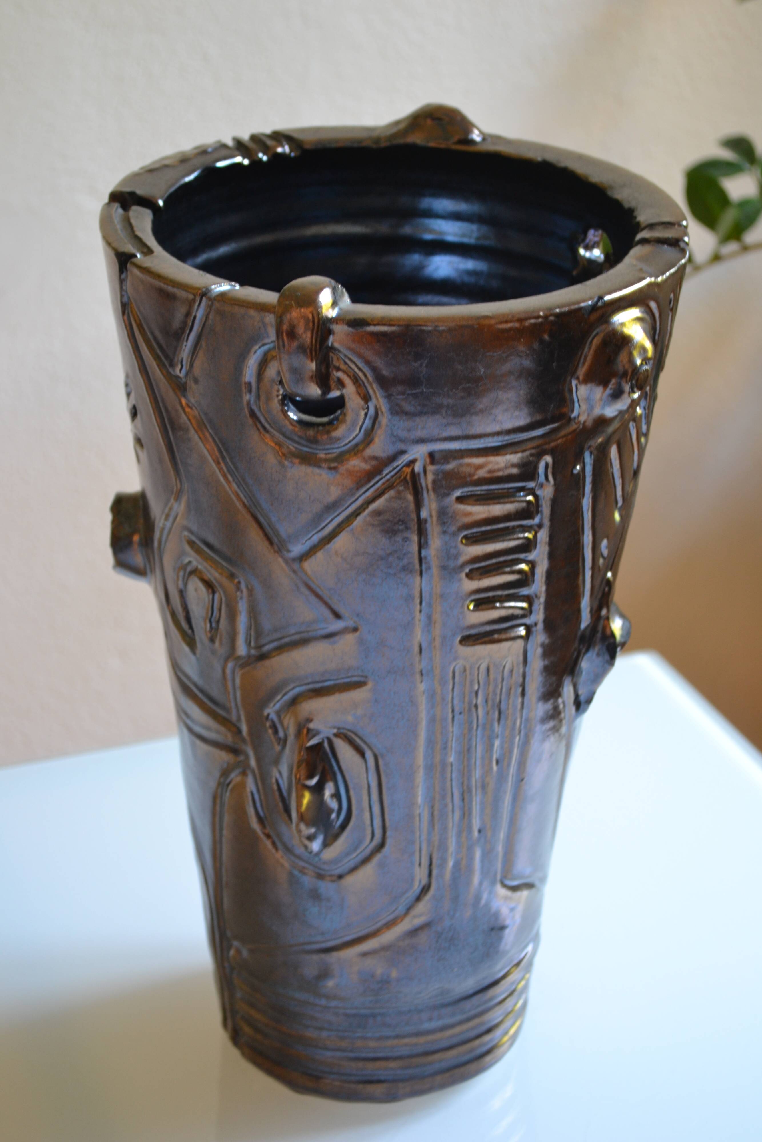 Vase sculpture from the artist residencies at the Ravel pottery workshop.