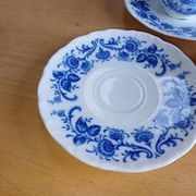 3 tasses et sous tasses vintages