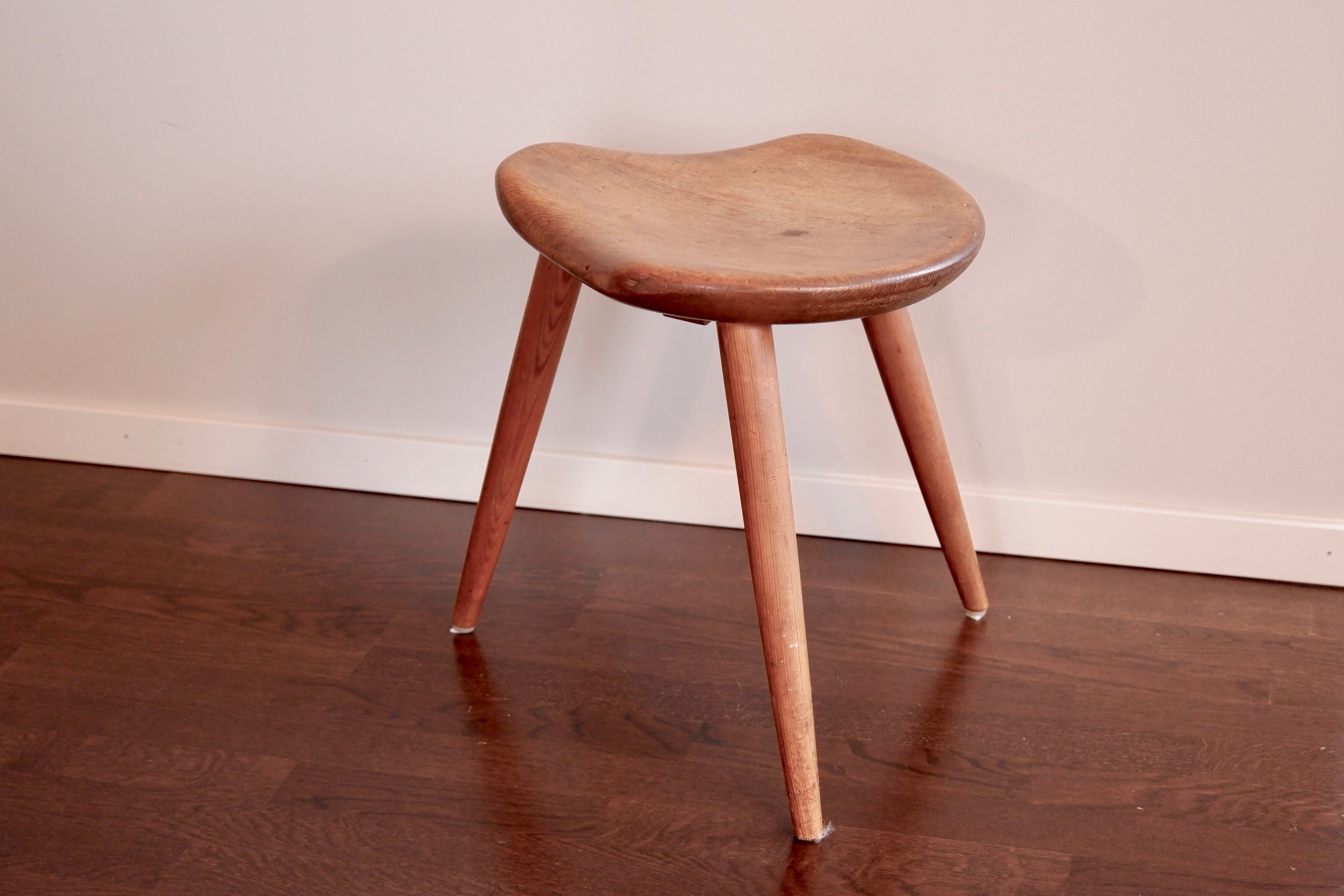 Norweigian pine stool for Norsk Husflid, 1950.