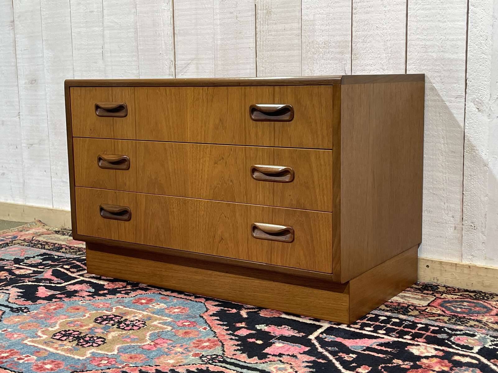 English low chest of drawers by the brand G-Plan in teak from the 1970s.