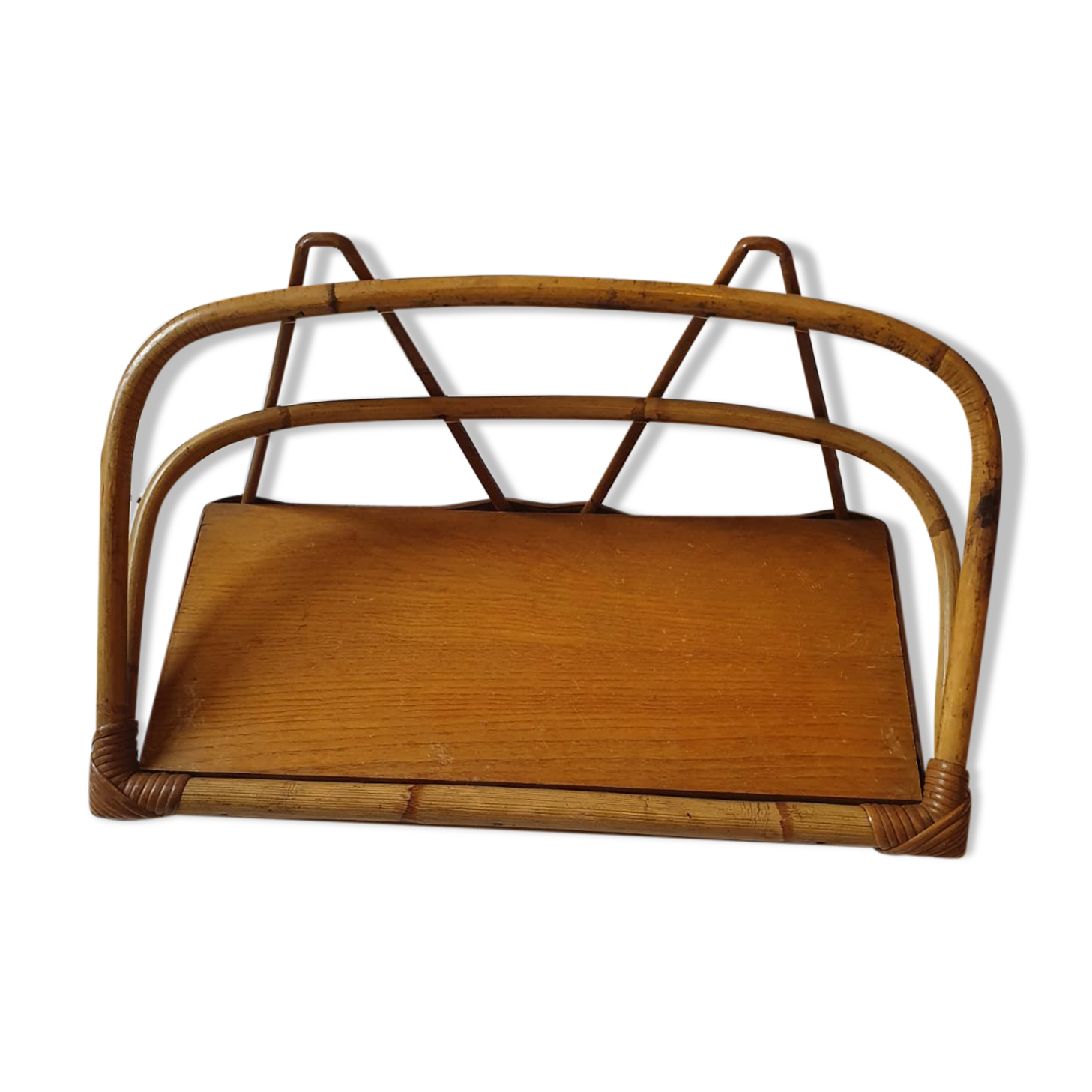 Rattan shelf to hang