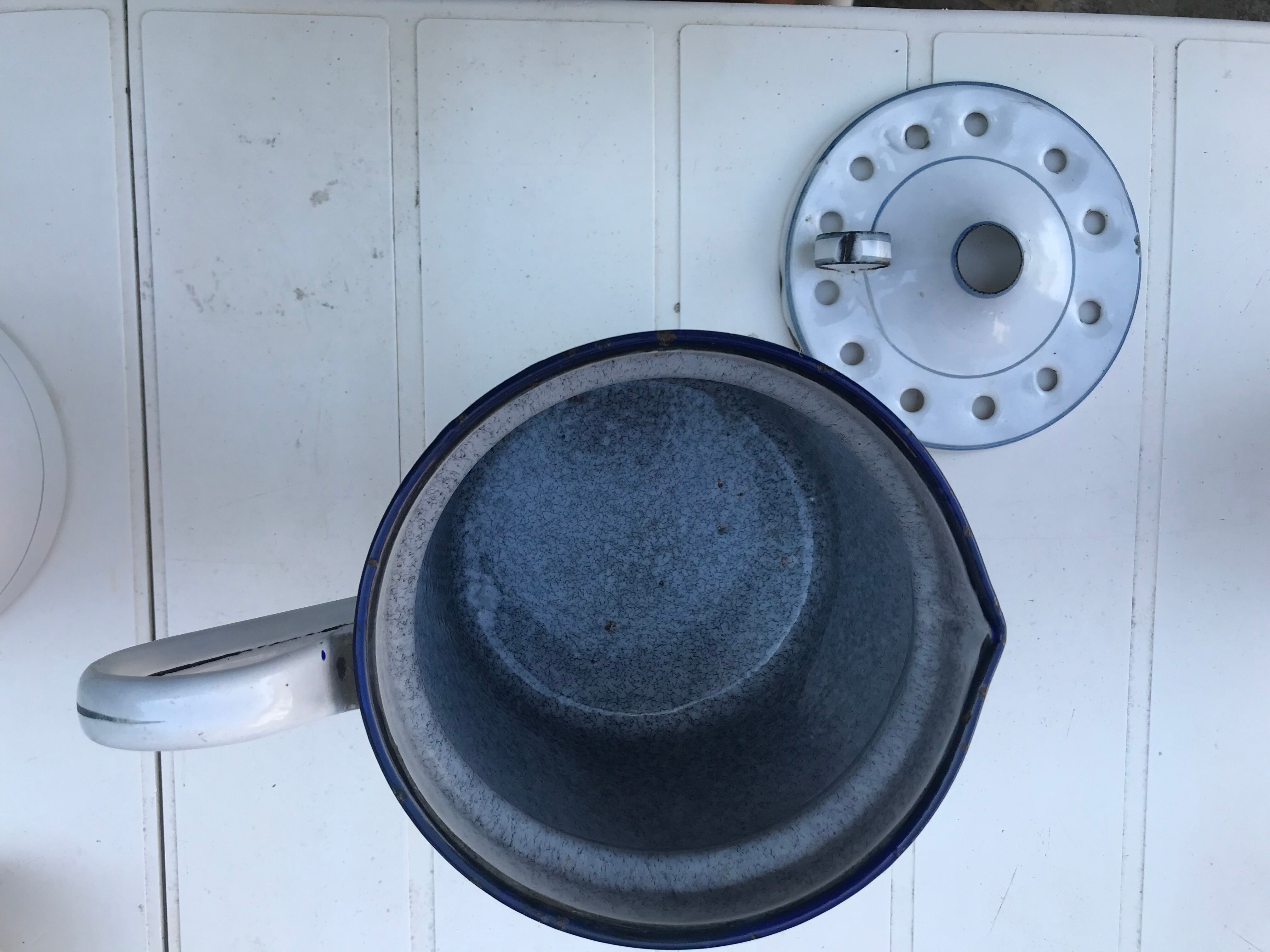 Lustucru enamelled series