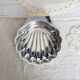Vide-poche vintage coquillage en métal argenté avec détail doré