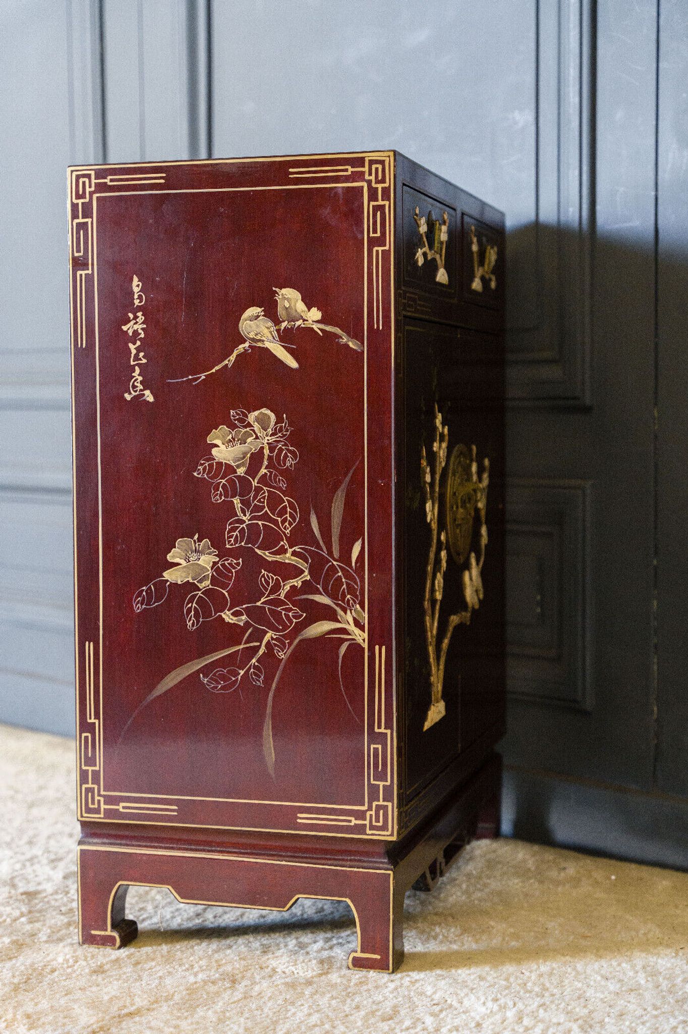 Chinese furniture XXth Red lacquer Decor of branches and birds