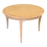 Extendable table with several options.