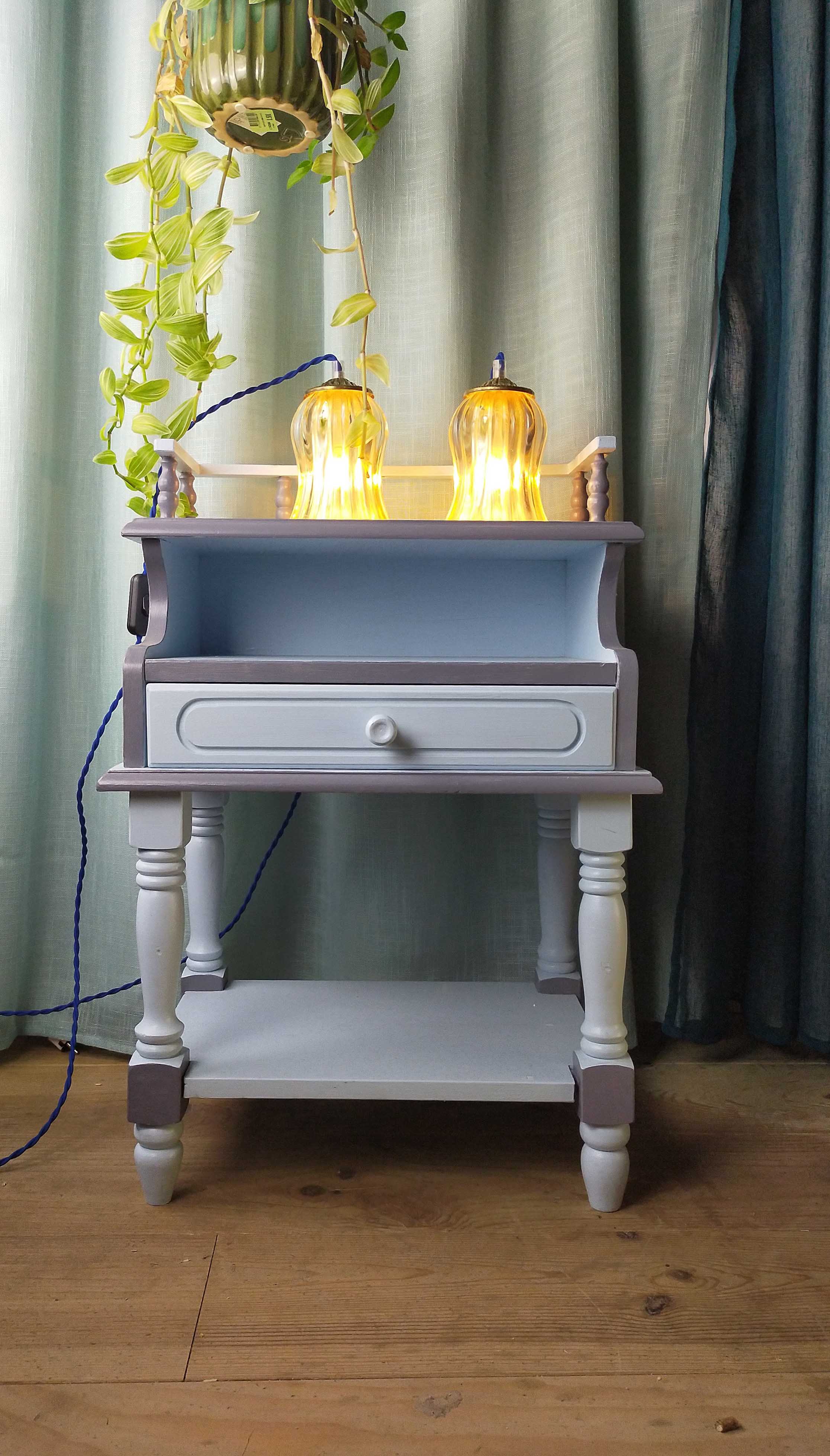 Duo tulip lamps golden fluted glass