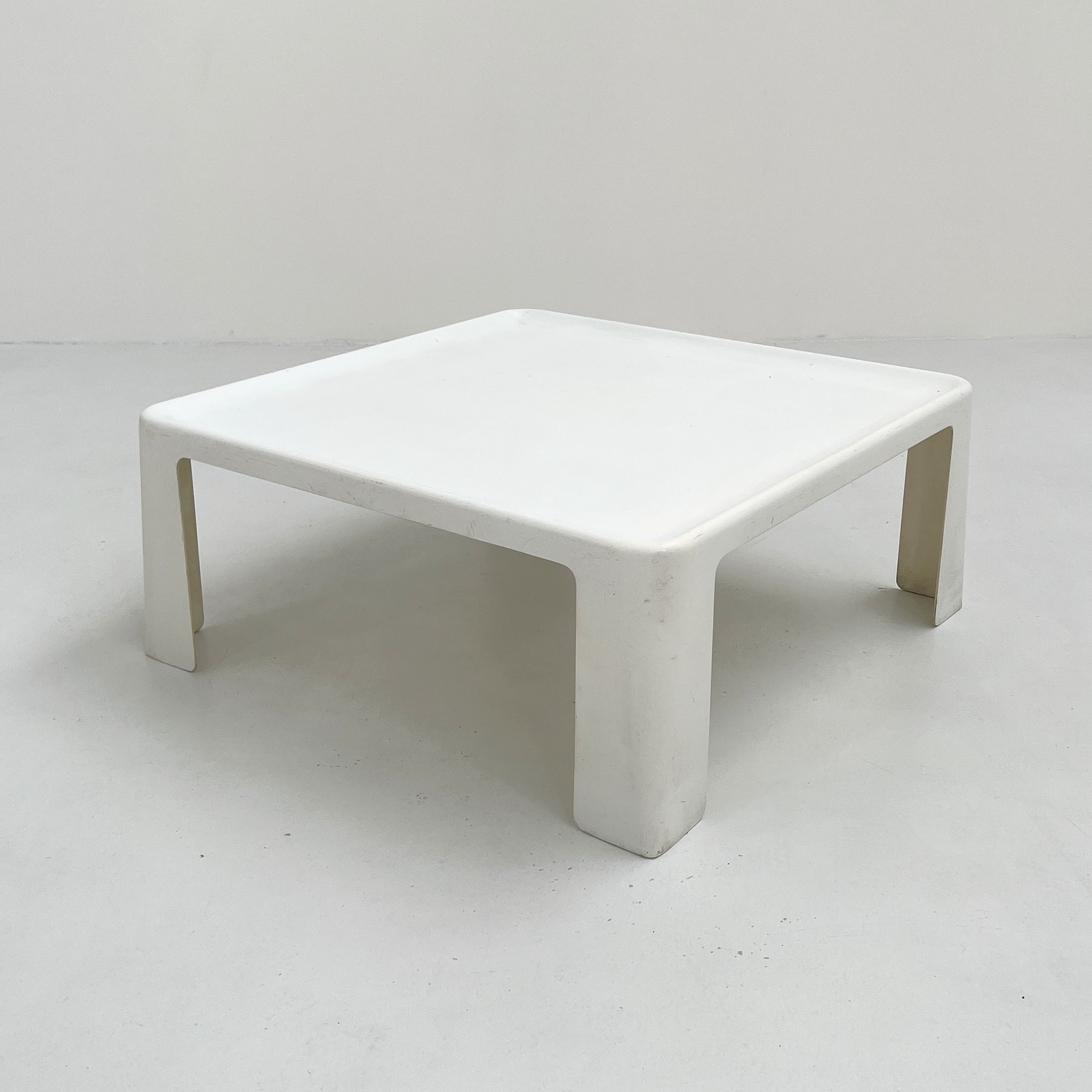 Amanta coffee table by Mario Bellini for C&B Italia, 1960