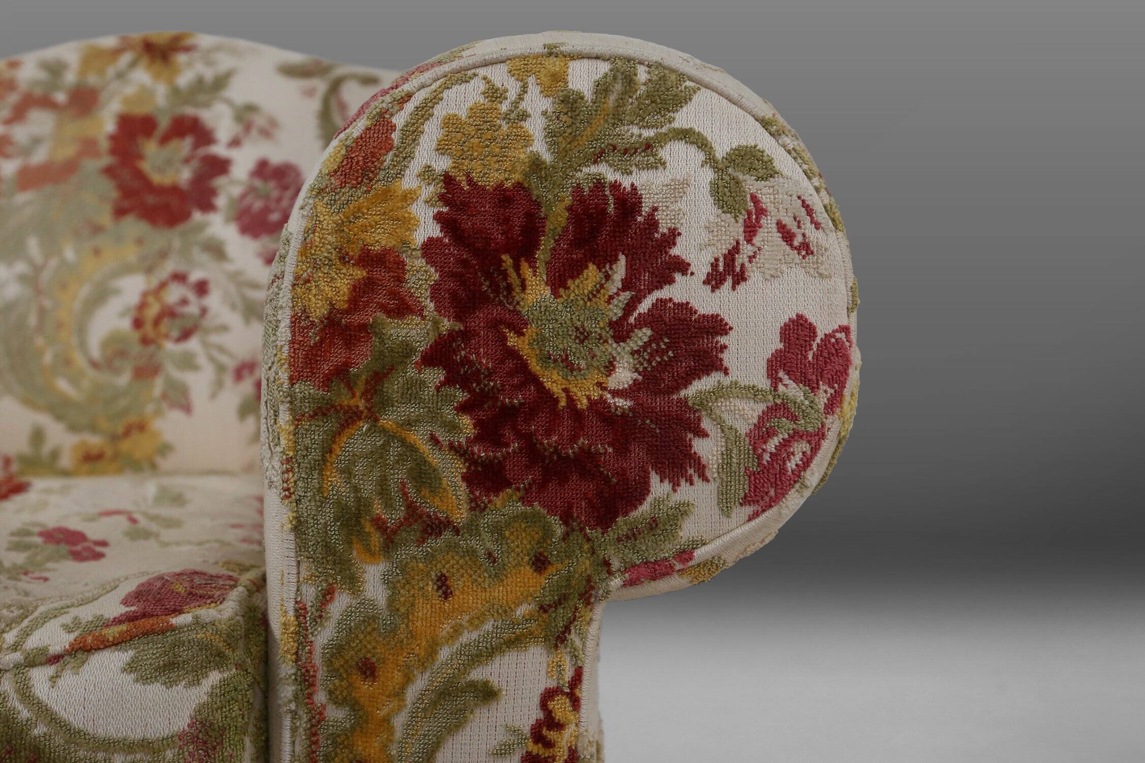 Fauteuil en tissu floral, France années 1950