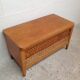 Banc coffre en bois et rotin vintage
