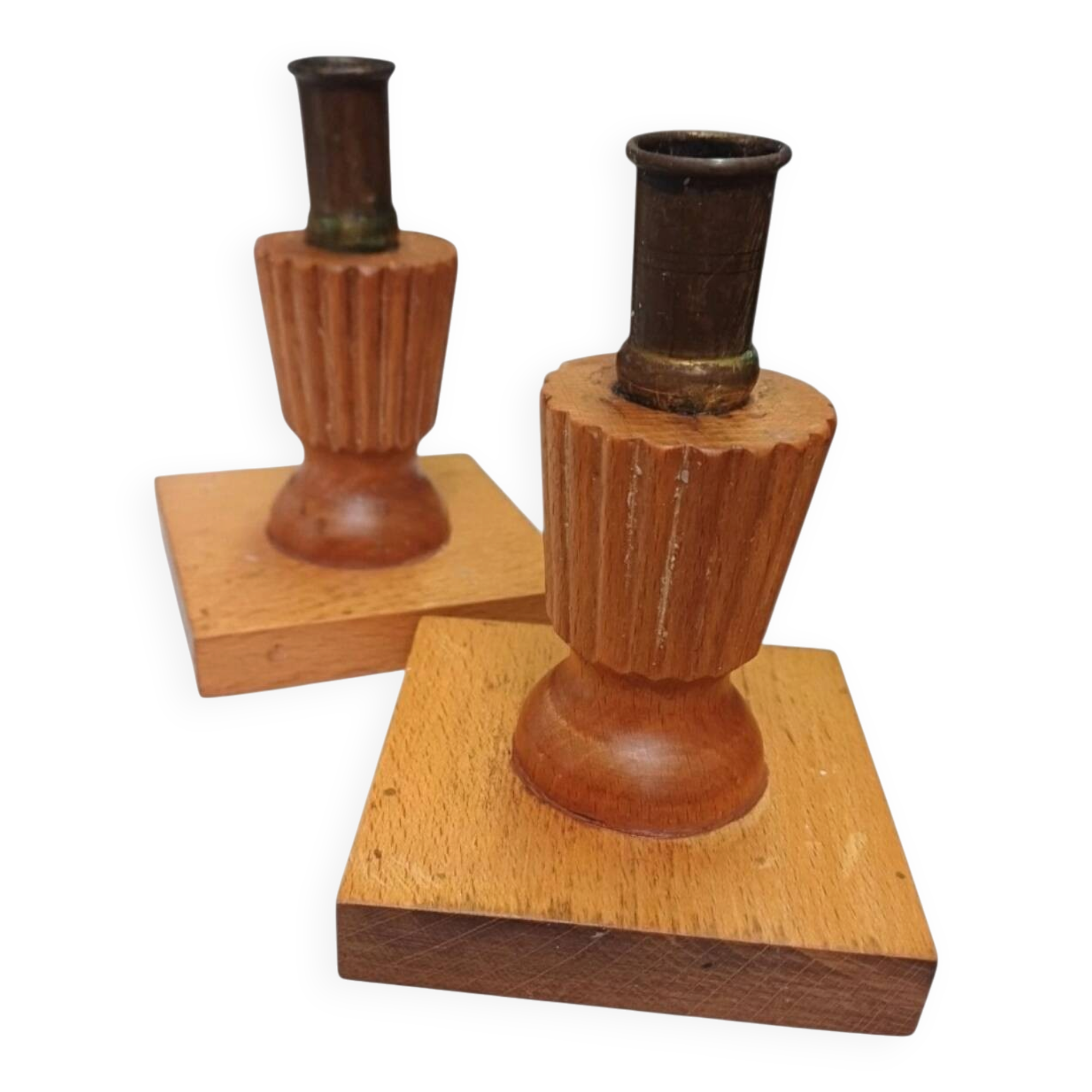 Paire de bougeoirs en bois