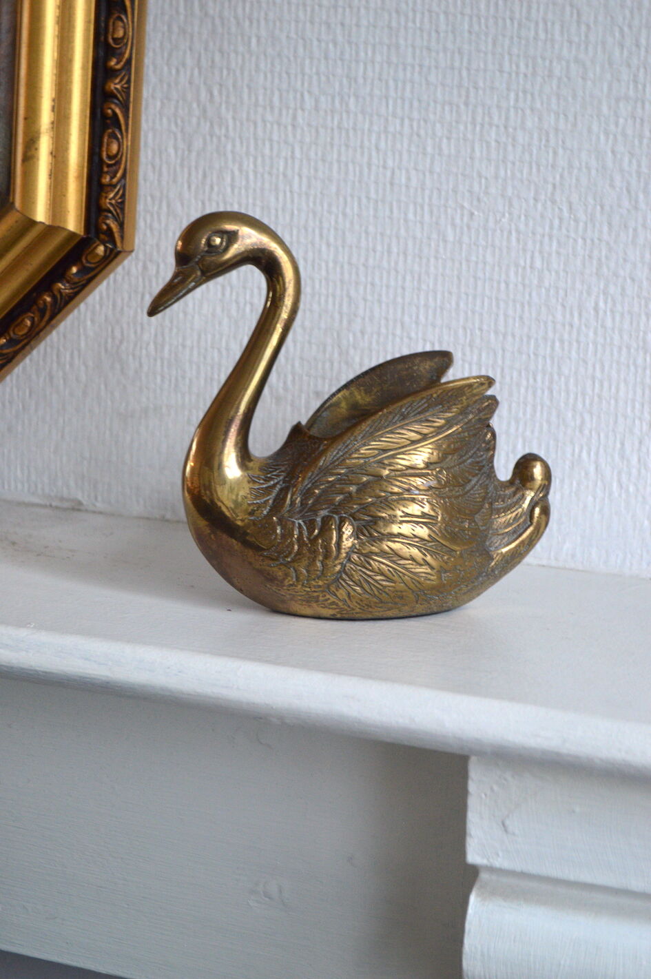 Brass swan pot cover