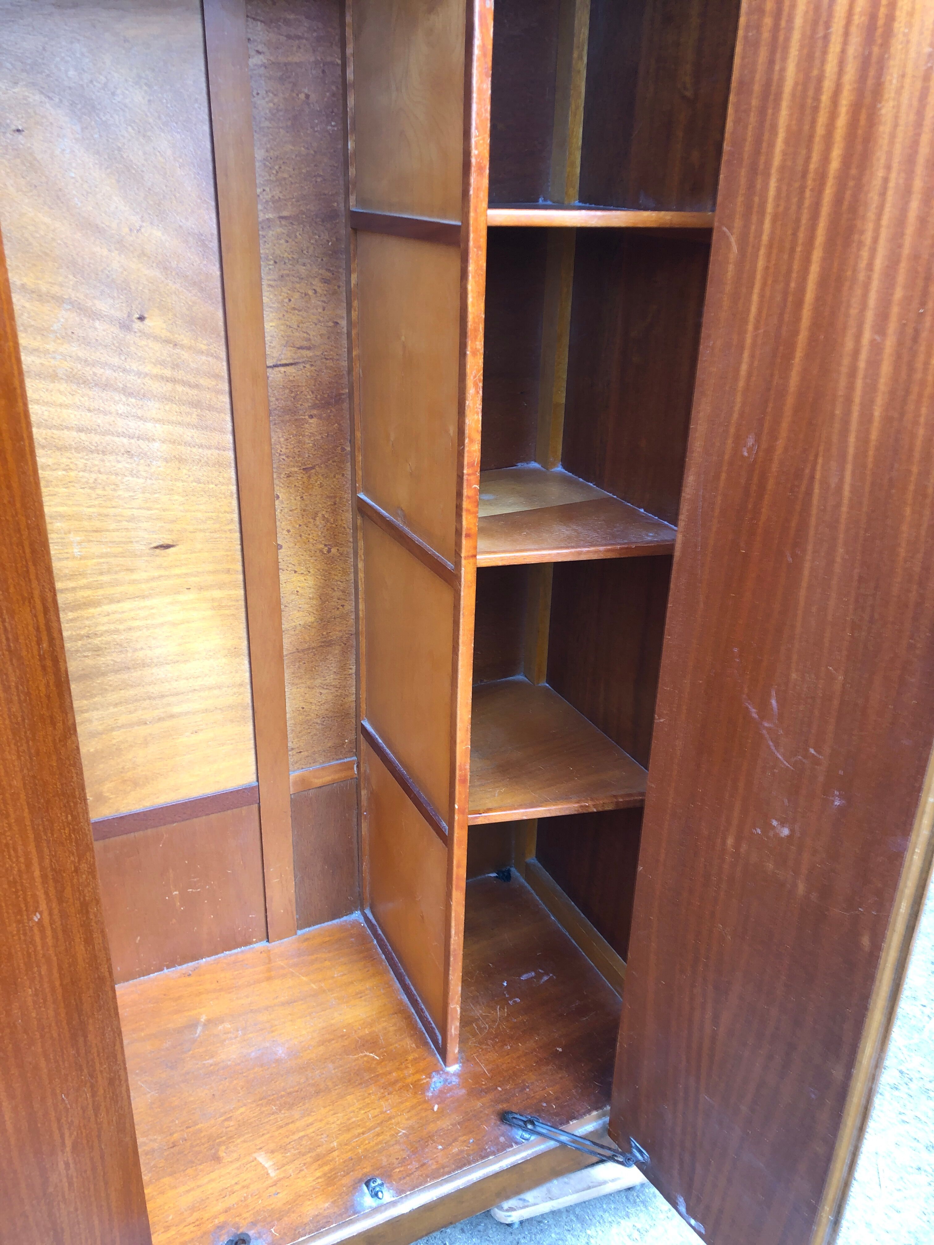 Armoire anglaise ancienne