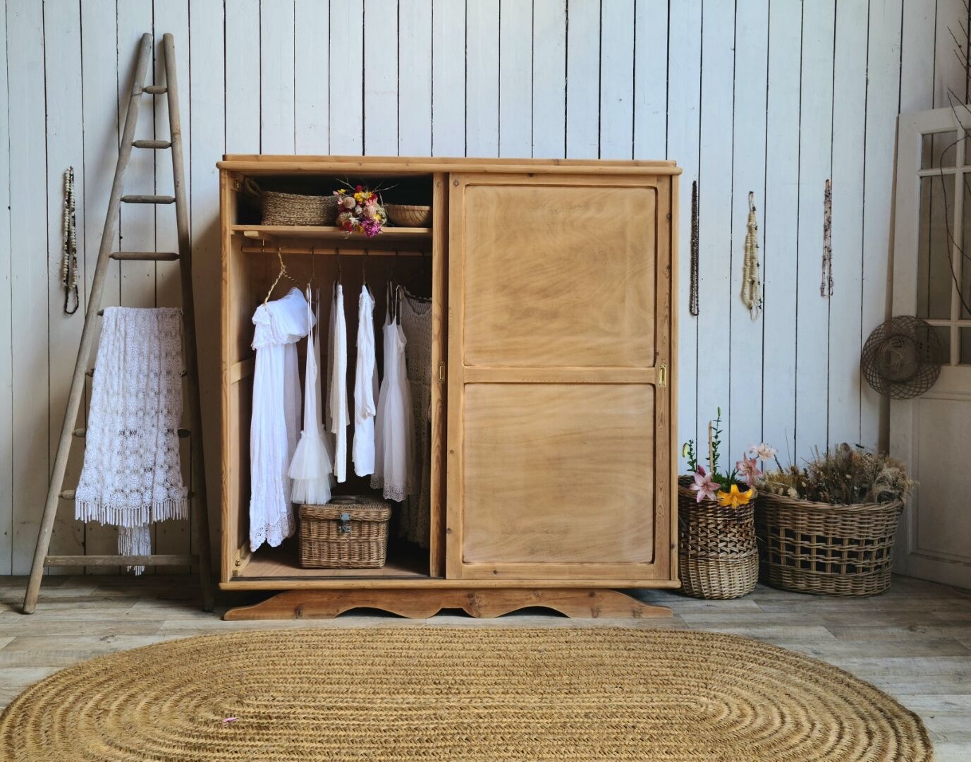 Sliding Parisian wardrobe