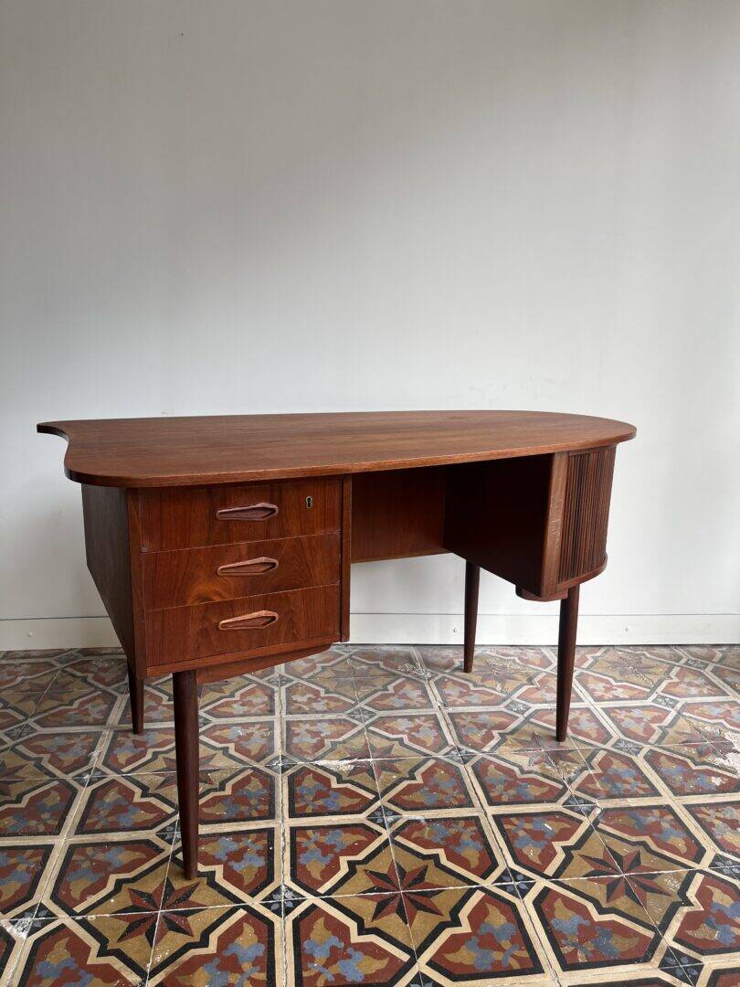Danish kidney shaped desk