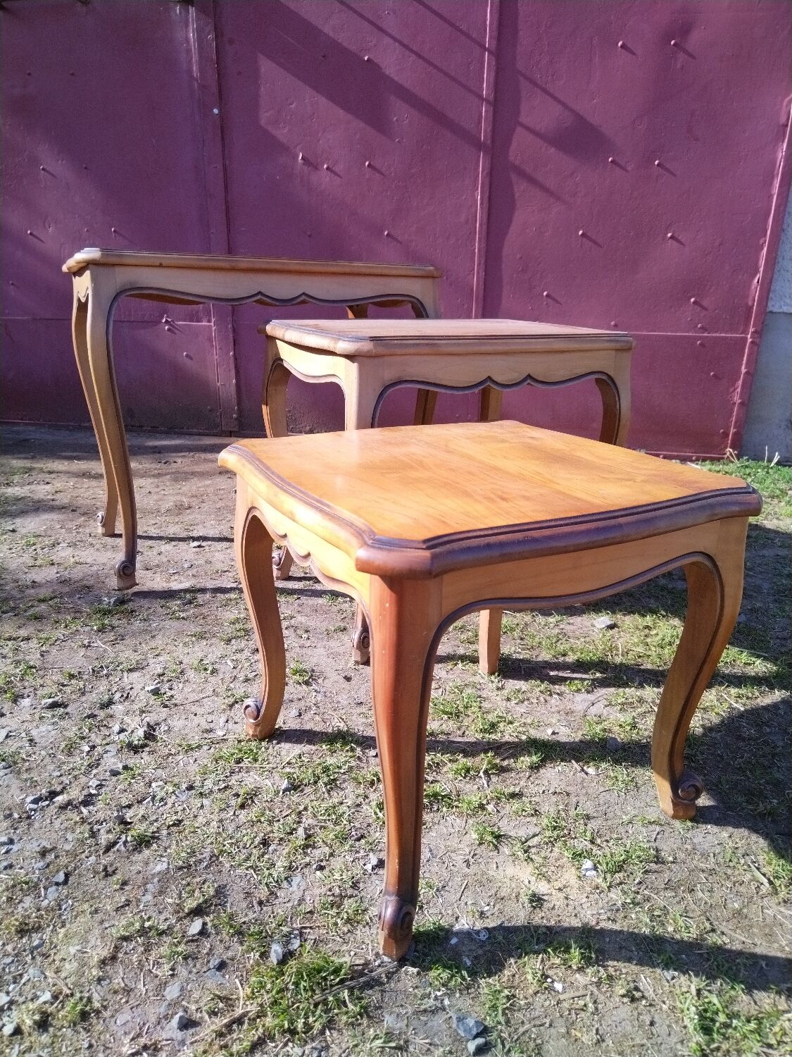 Louis XV style trundle table