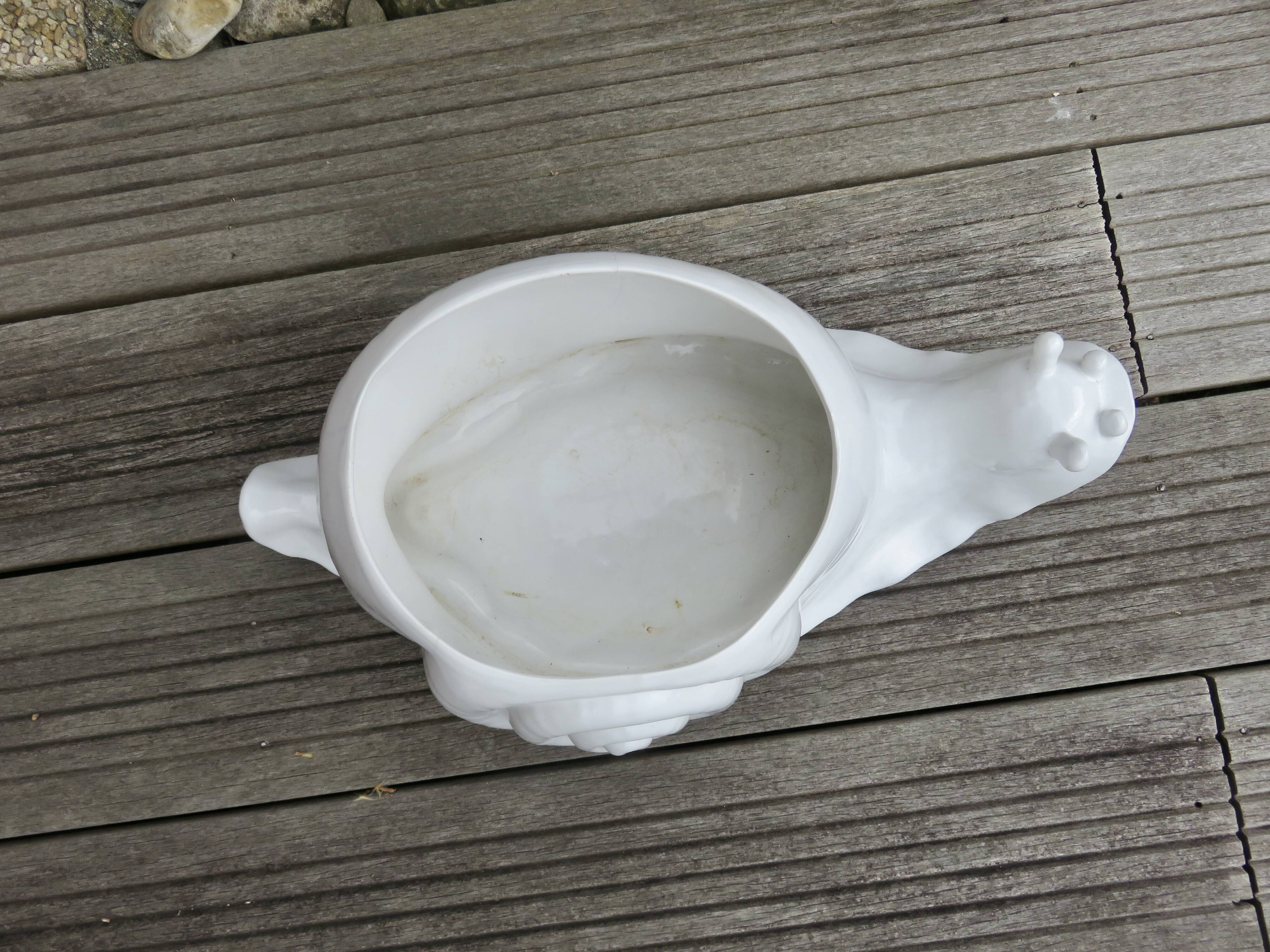 Zoomorphic "snail" pot cover in white ceramic 1970 1980