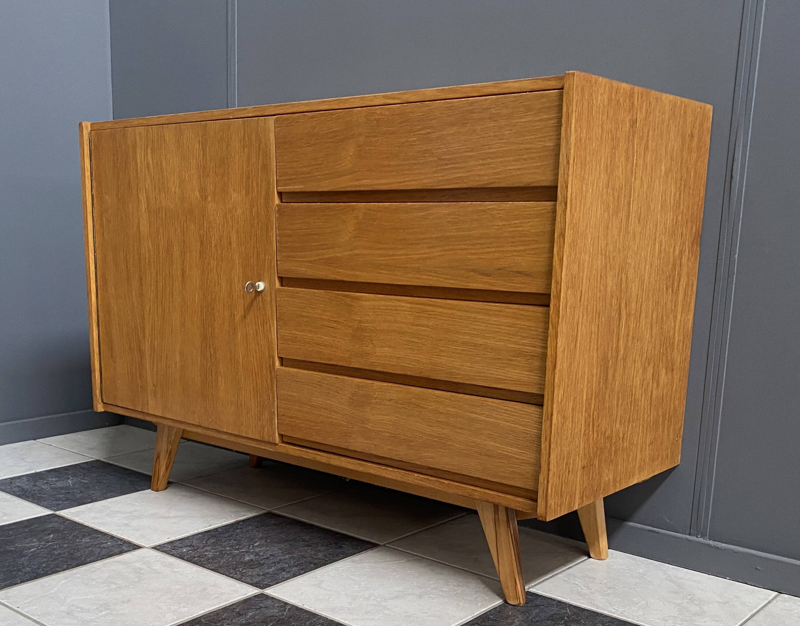 Blonde wood buffet Jiri Jiroutek, model U458 from the 1960s, with 4 drawers and a door.