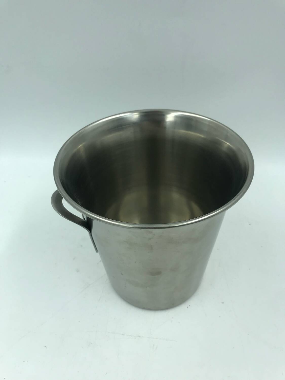 Small ice cube jump, stainless steel seed guy