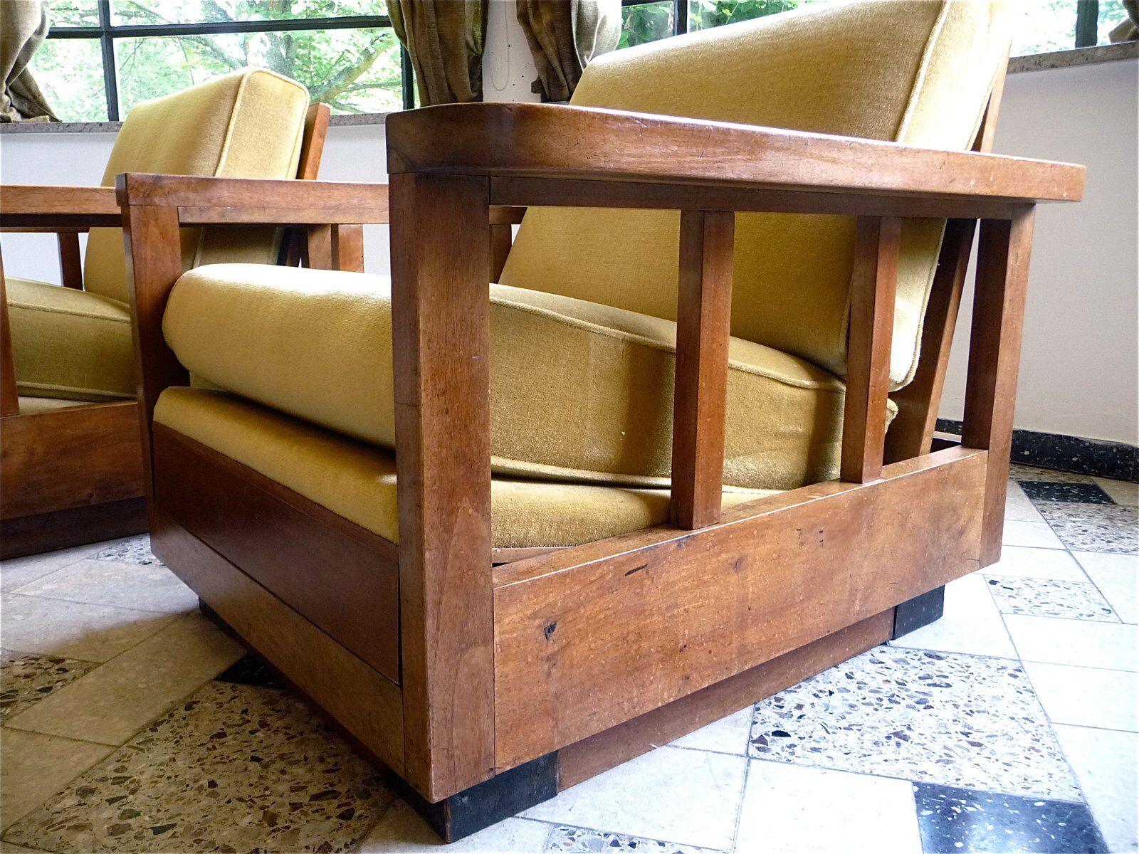 Antique Art Deco cubic-shaped armchairs in walnut and velvet, Germany, 1920s, set of 2