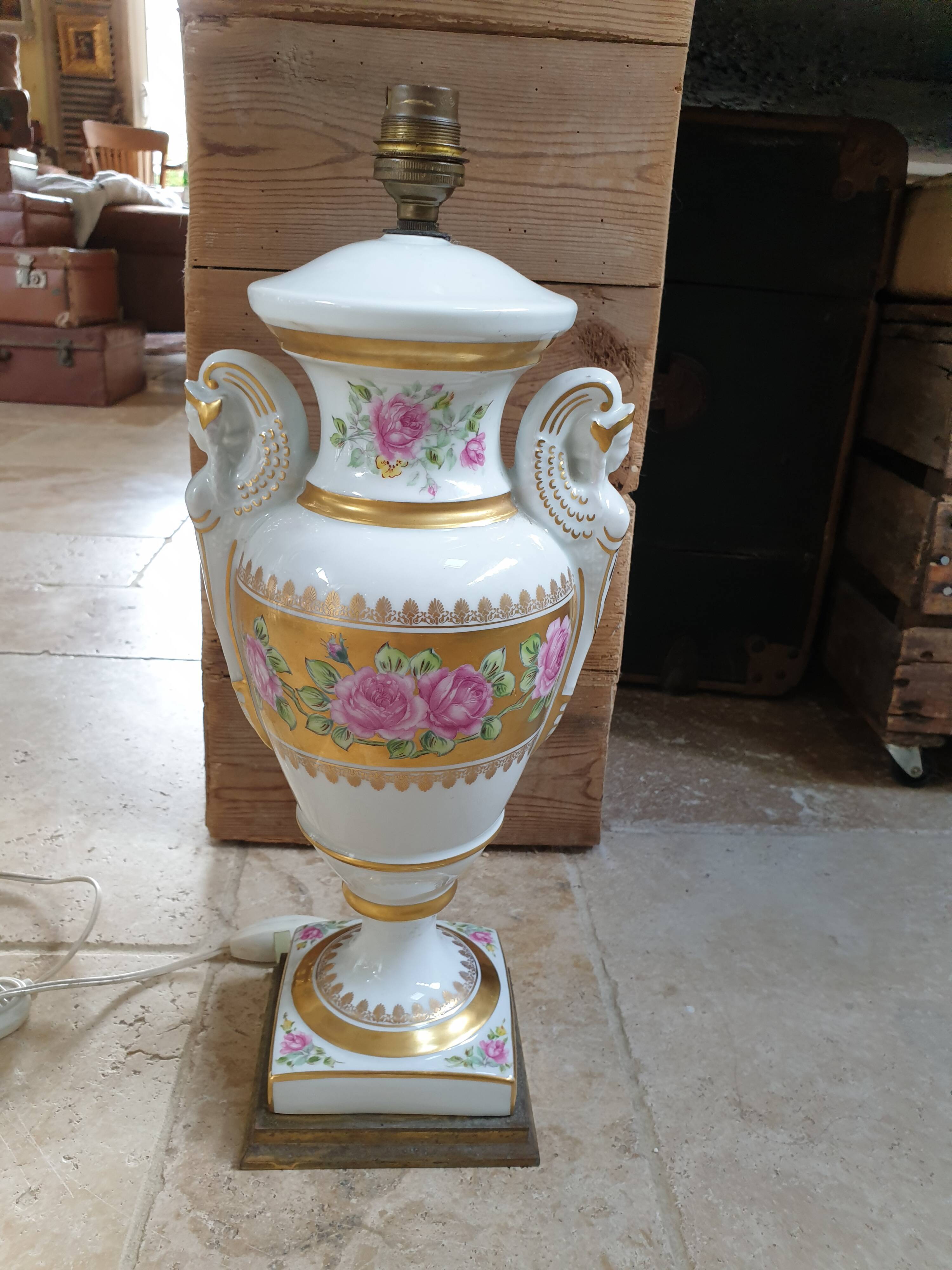 Paris porcelain lamp pètement