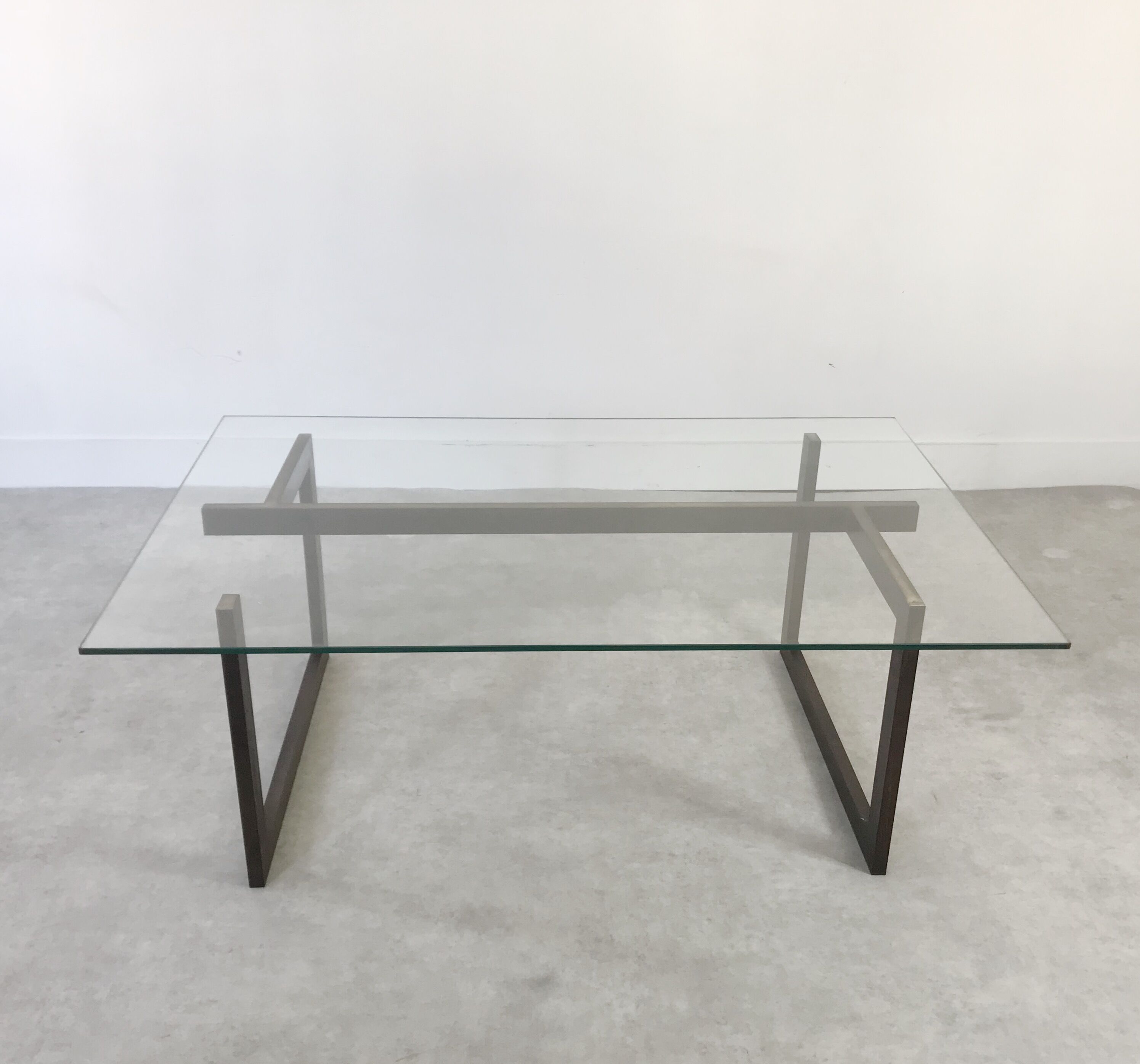 Sculptural Table low chic shabby brass of 1970