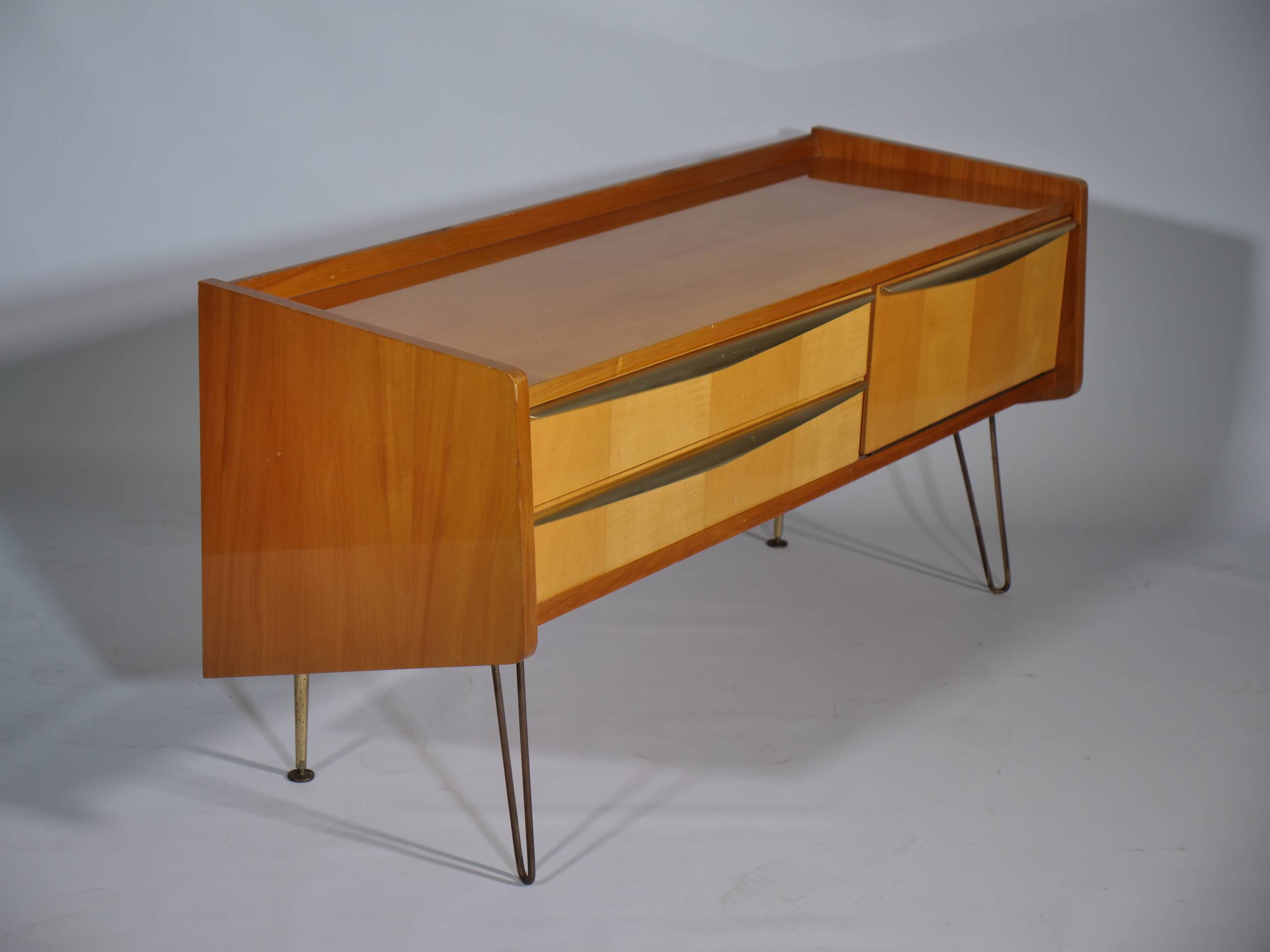 Buffet italien en cerisier des années 1950