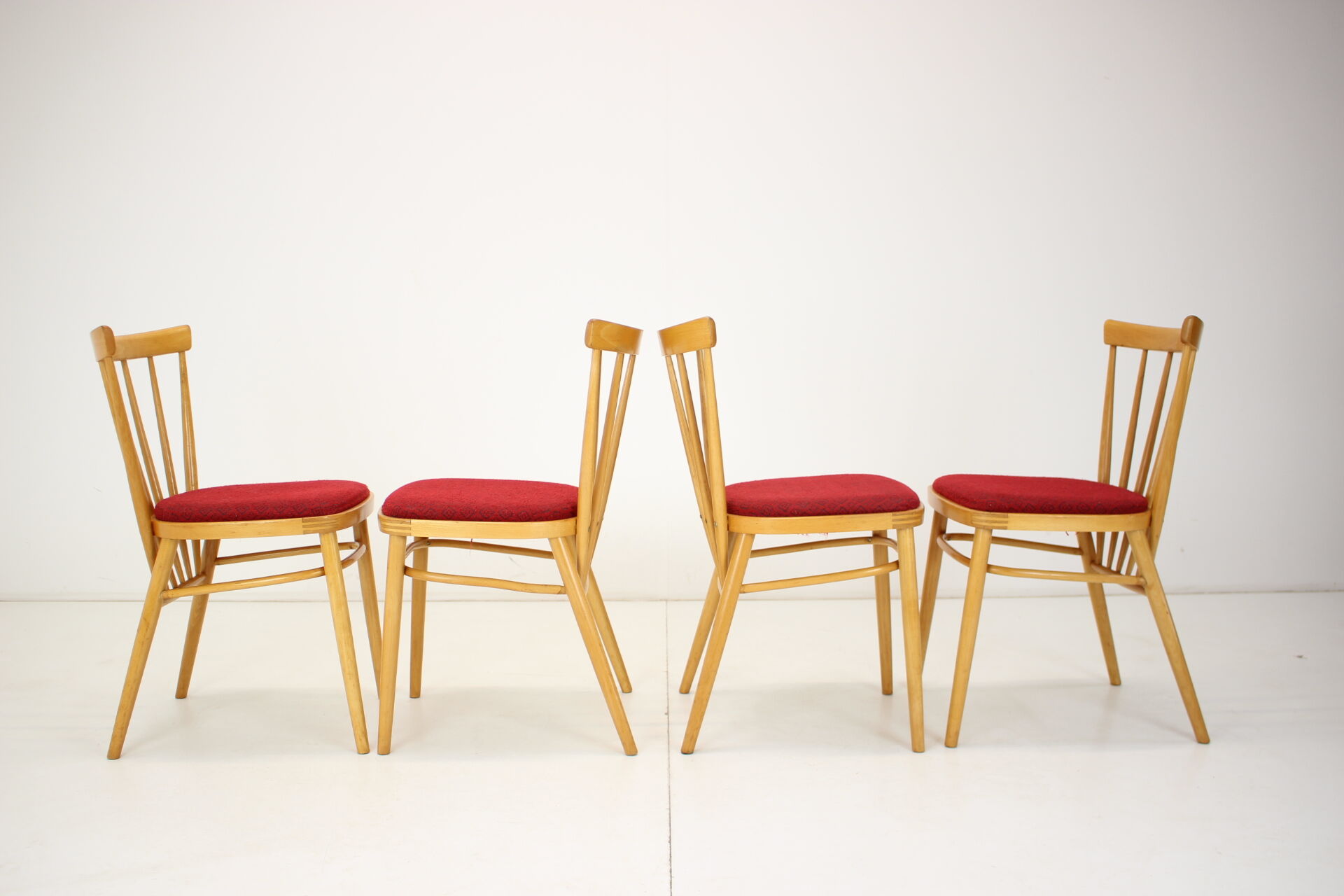Set of four dining chairs/Tatra Pravenec, 1970's.