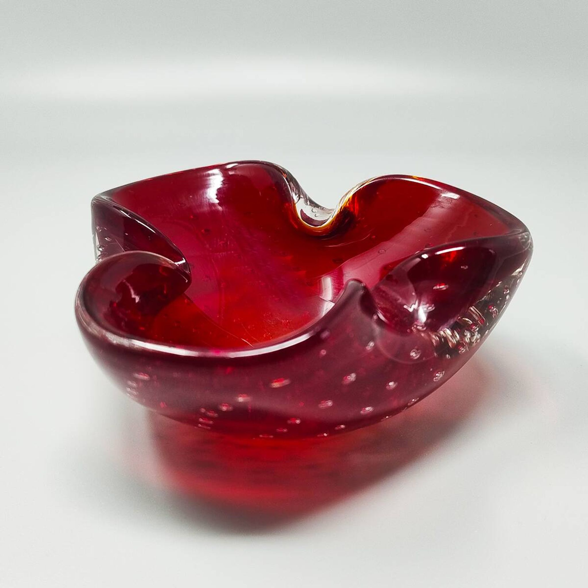 1960s Gorgeous Ashtray or Catchall by Flavio Poli for Seguso. Made in Italy