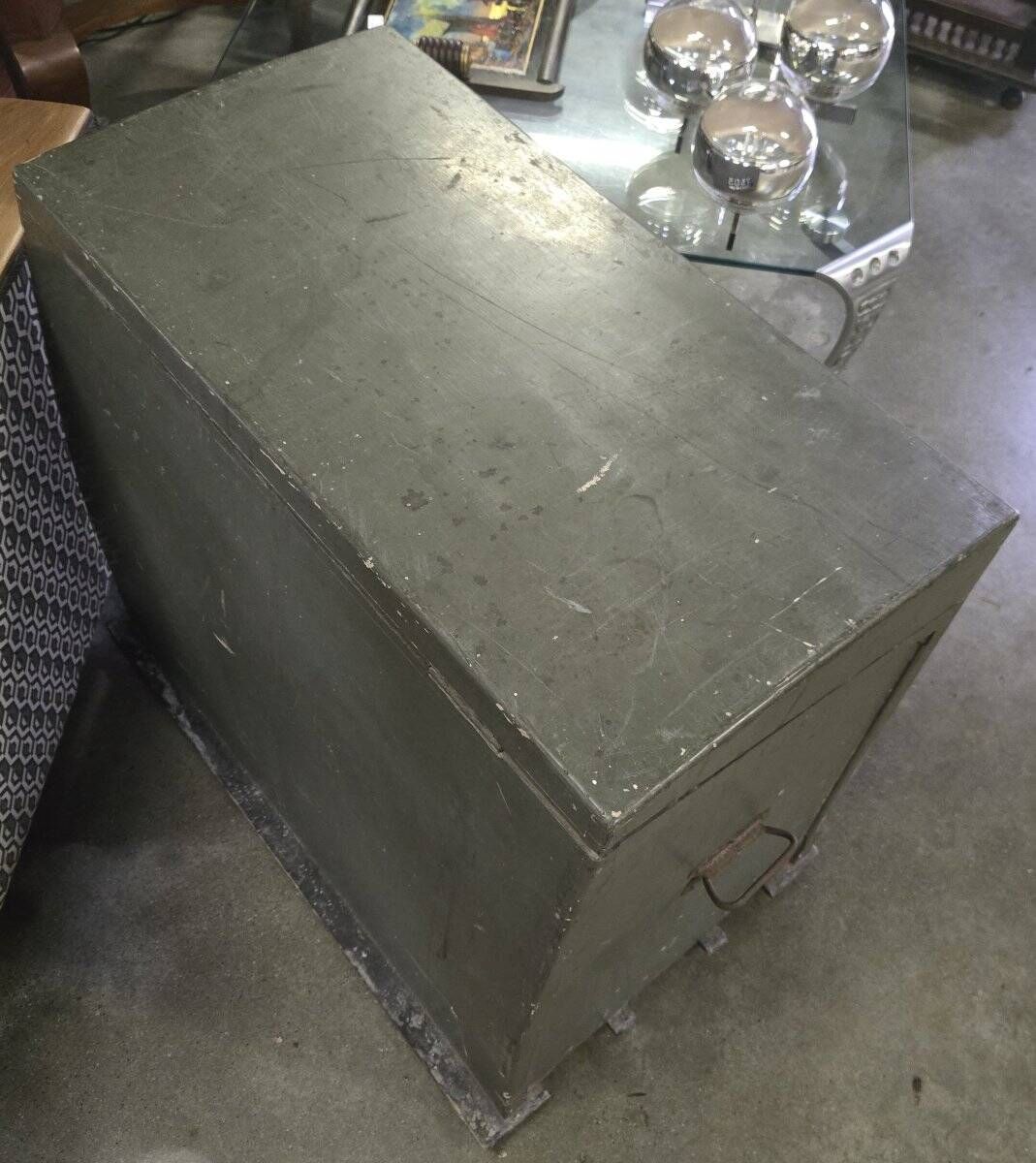 Malle vintage car trunk in lacquered wood – 1930s-1950s