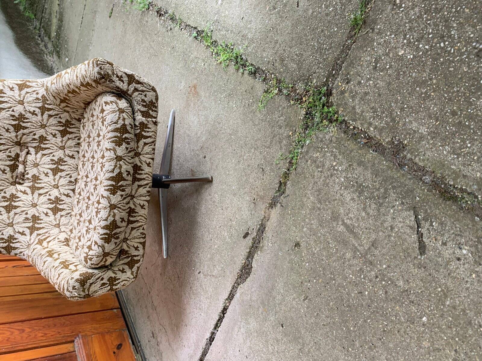 Vintage Mery armchair from the 1960s in brown patterned fabric with a chrome metal base.
