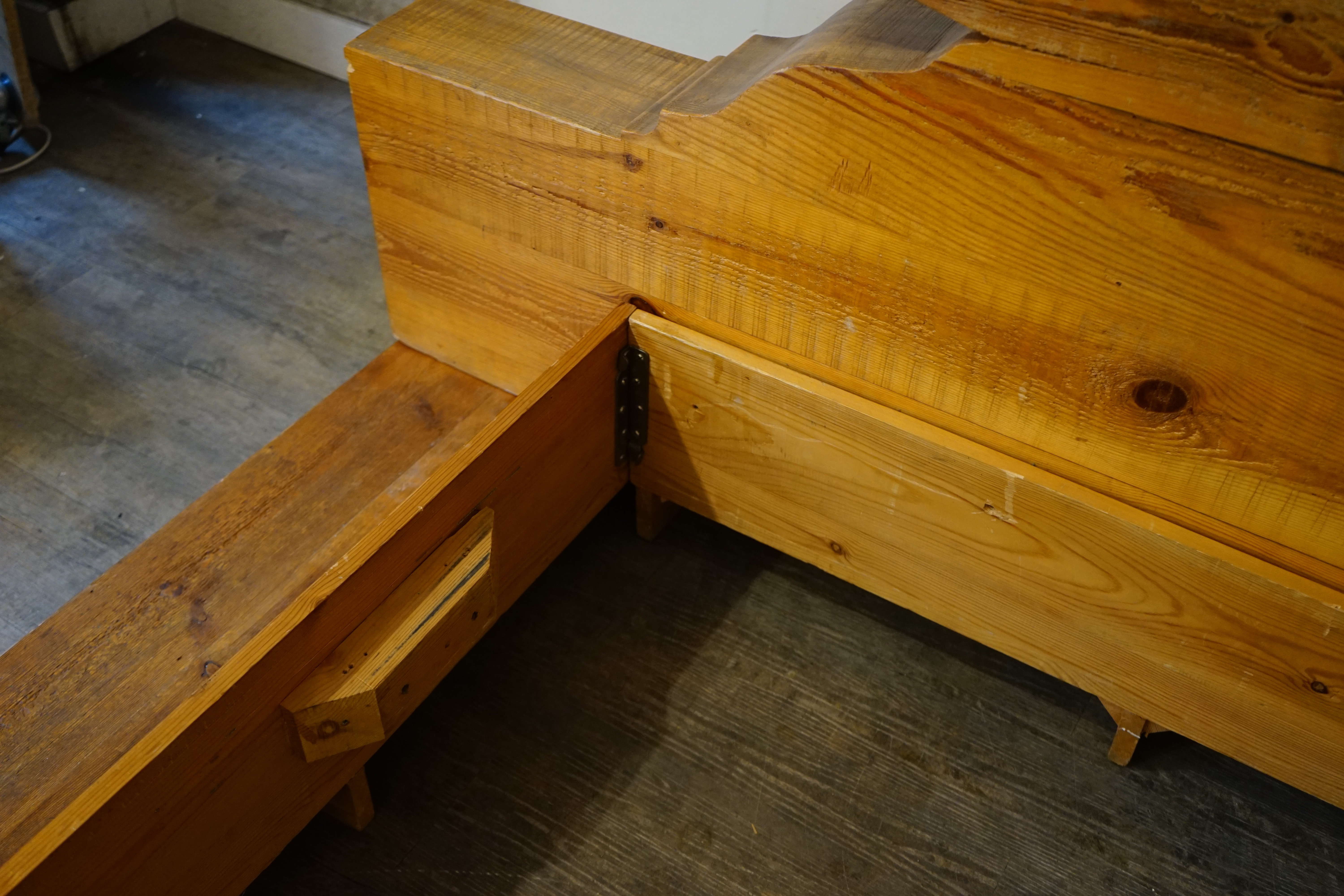 Bed frame of Mario Ceroli «Bocca della Verità»