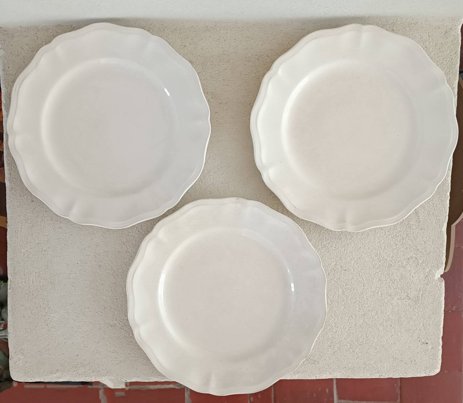 Set of 6 Sarreguemines ivory plates