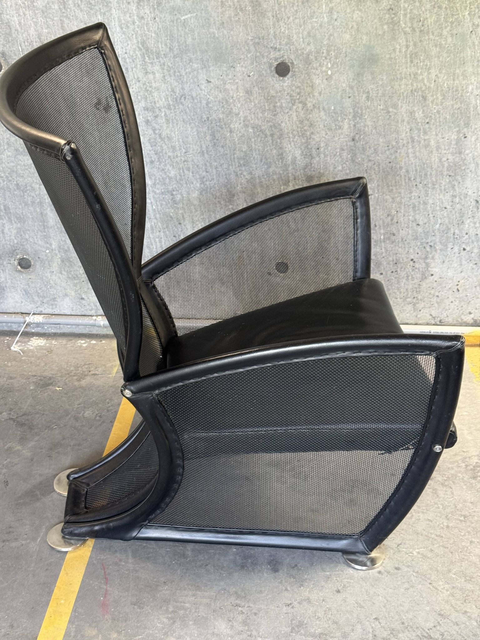 Arflex Prive Fauteuil by Pablo Nava