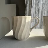 Pair of mugs in English porcelain H10