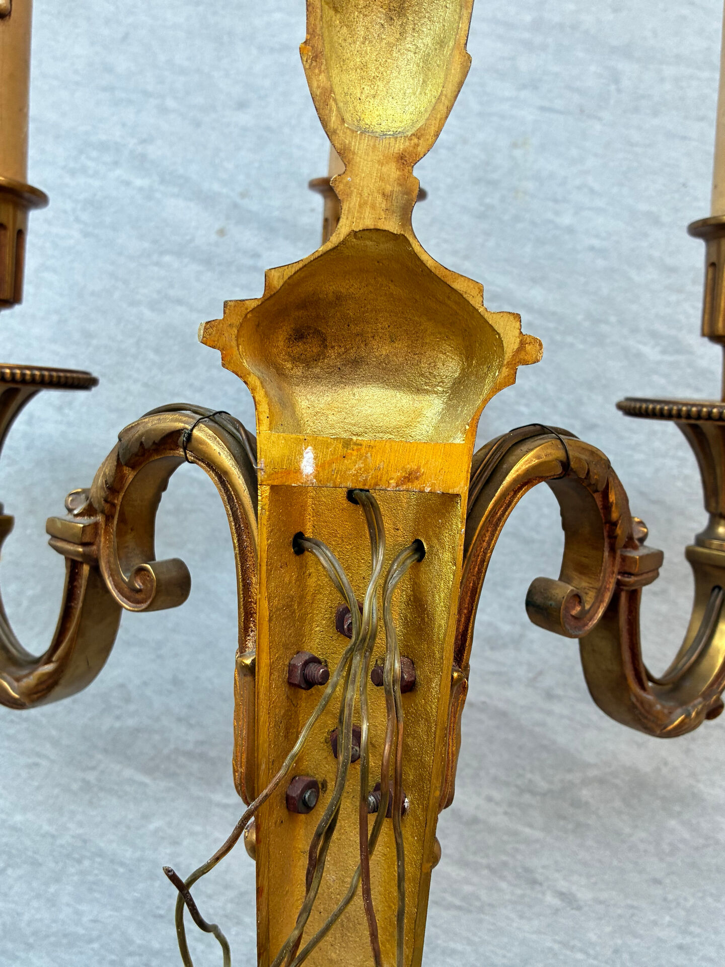 Paires d’appliques bronze Louis XVI Lucien Gau
