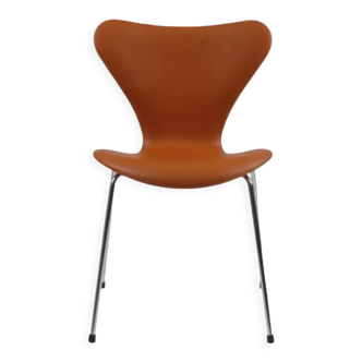 Chaise 3107 par Arne Jacobsen