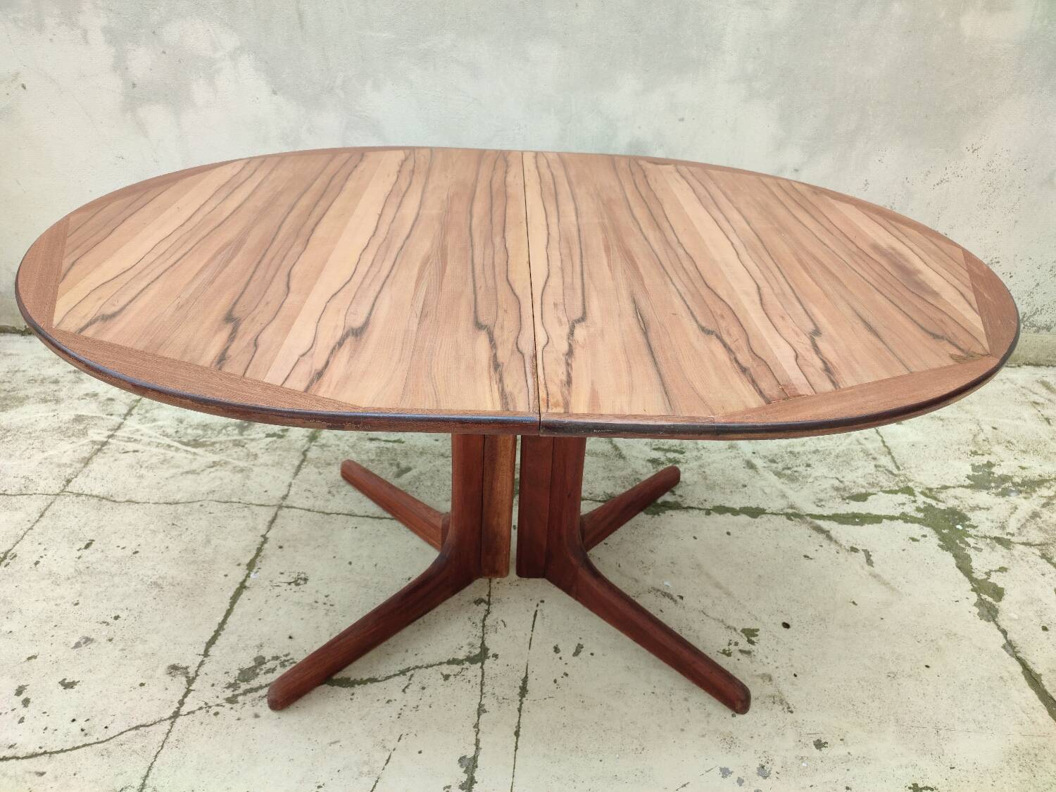 Baumann vintage Scandinavian oval table