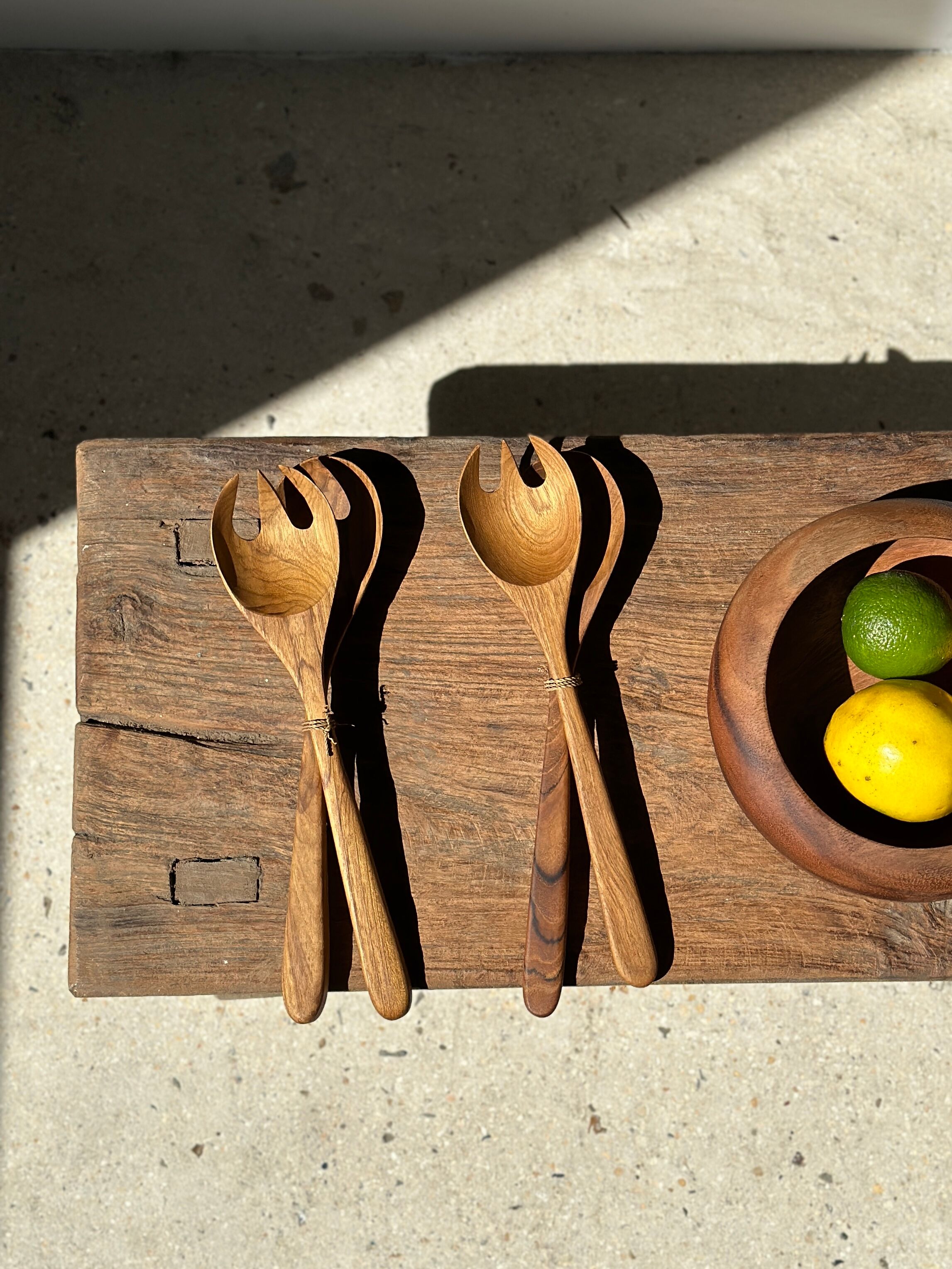 Bowl or monoxyl teak cut d:25.5