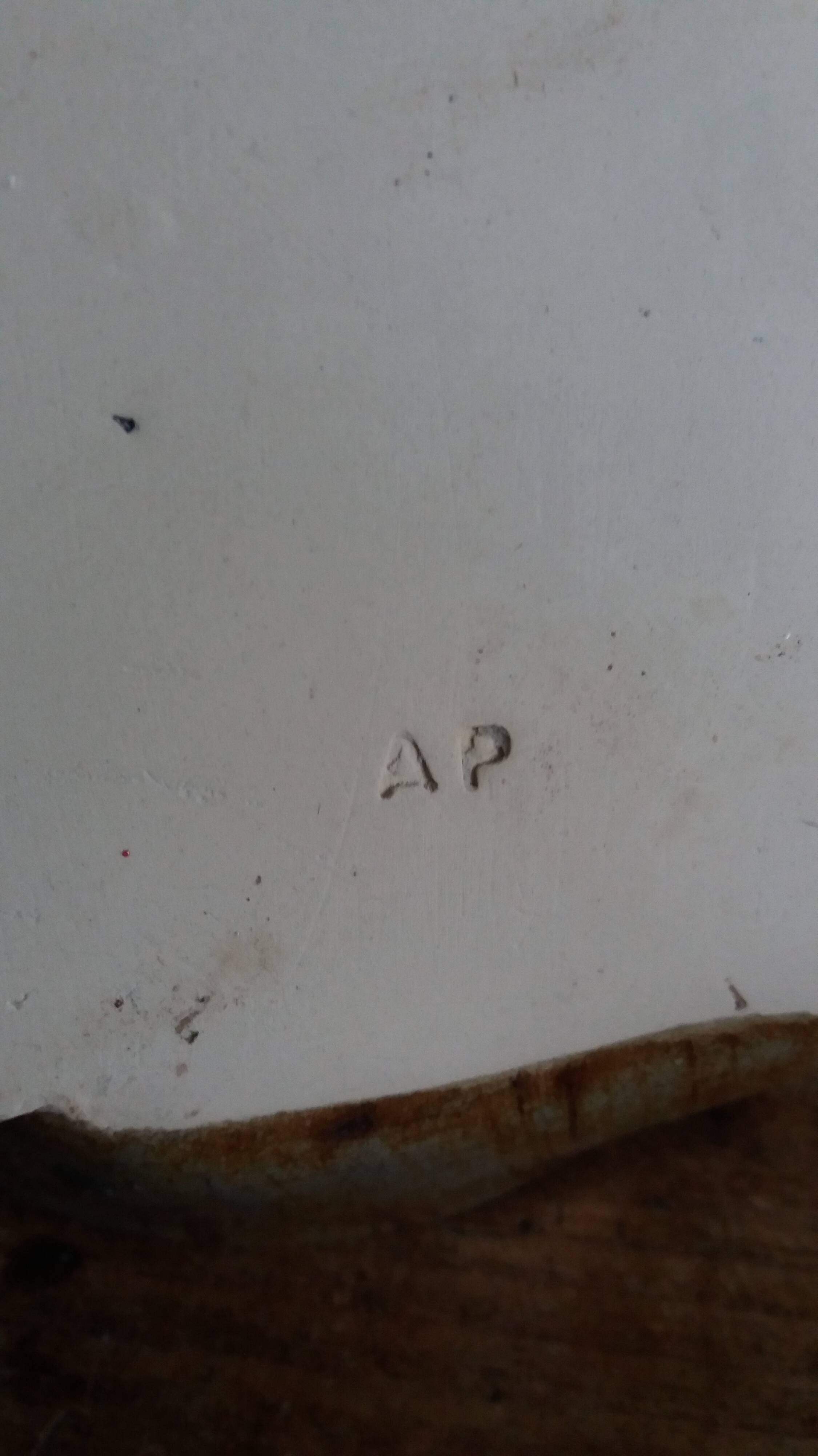 AP ceramic trinket tray with lace-like embroidery effect