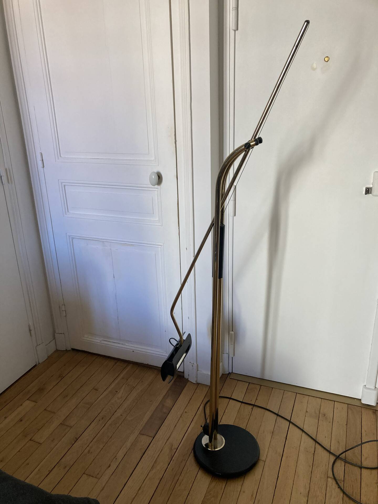 Lampadaire à contrepoids