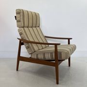 Fauteuil FD 164 en teck par Arne Vodder pour France & Son