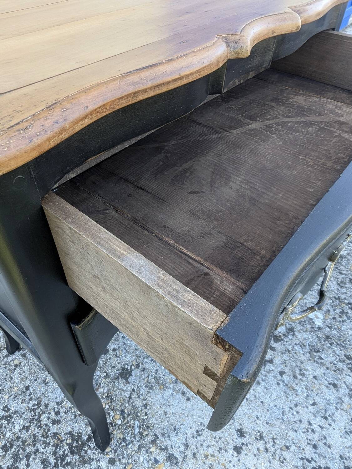 Louis XV Shabby Patina Jumping Commode