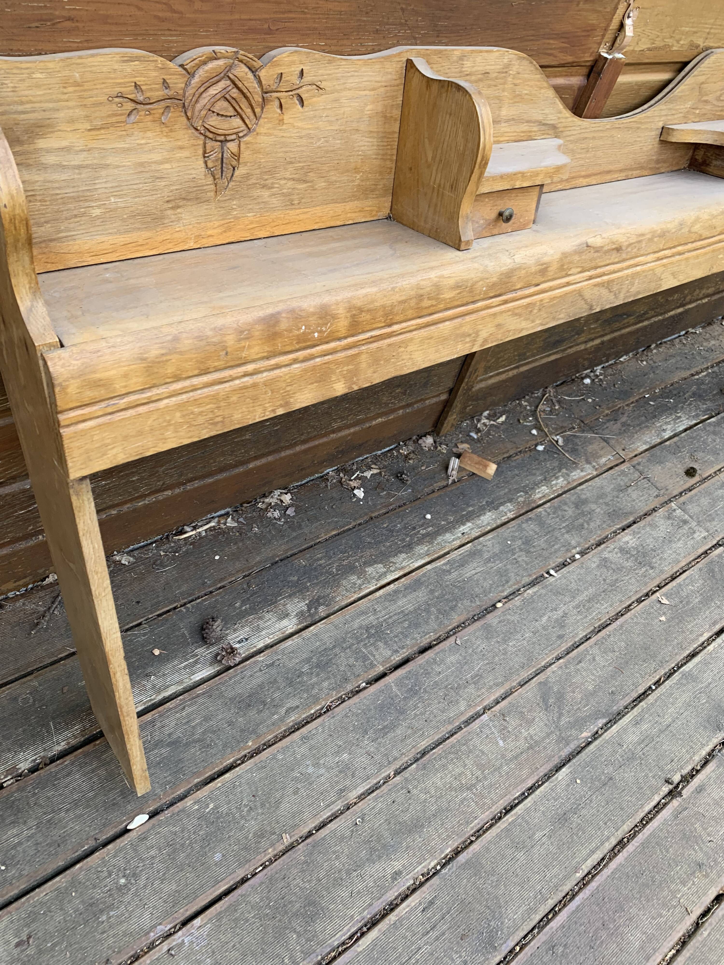 Headboard / cozy art deco