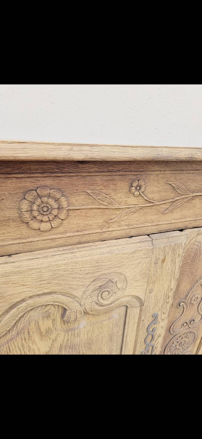 Louis XV period sideboard in solid oak Aerogommer