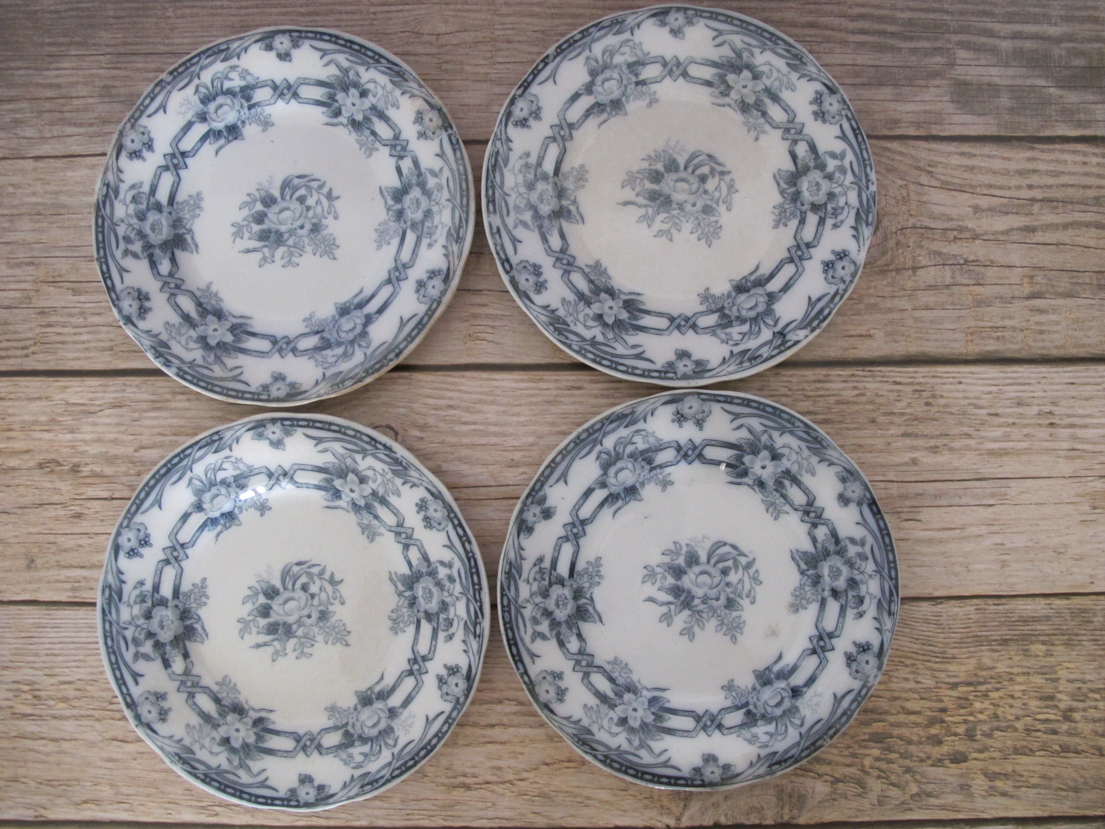 4 plates of Sarreguemines, model "Ceres"