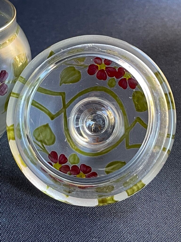 Non-selfish night service - art nouveau - hand-decorated satin blown crystal