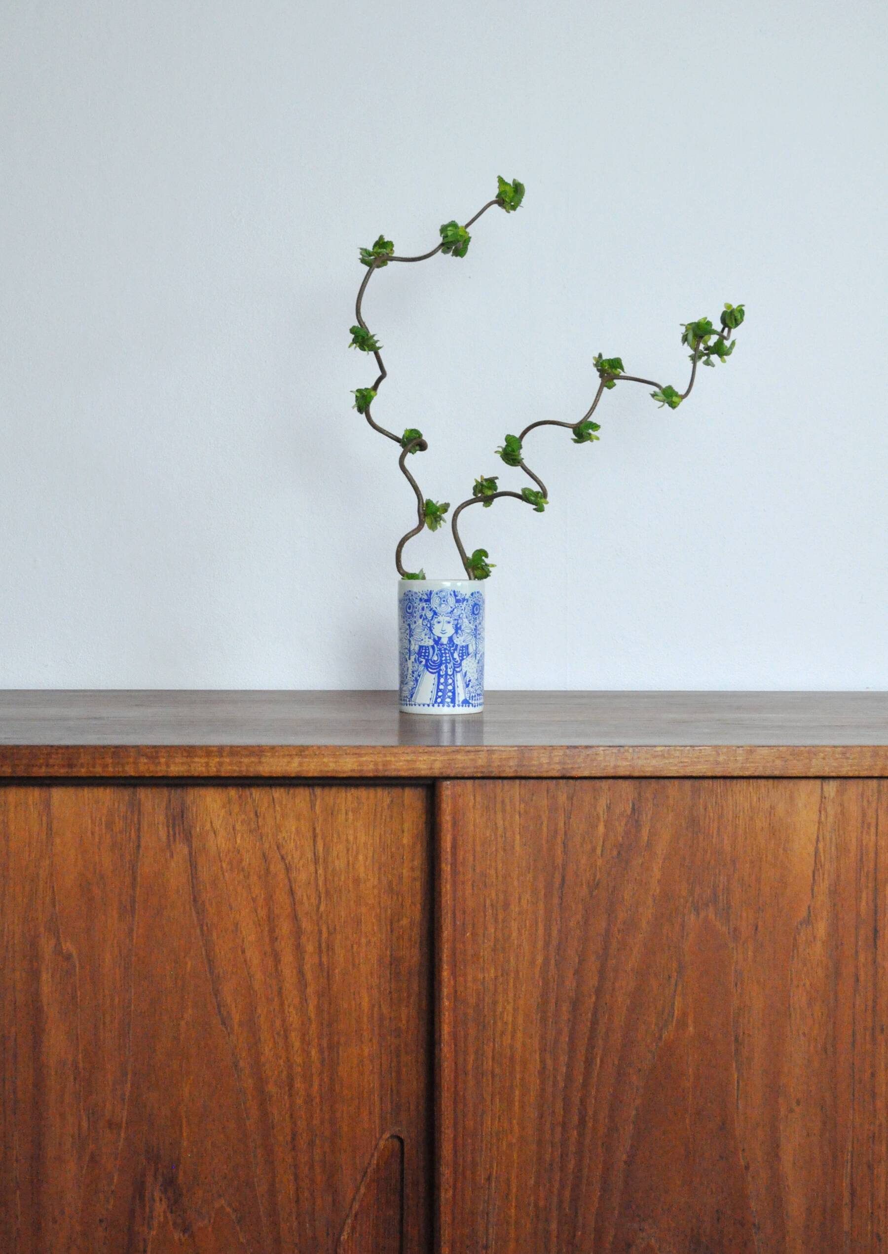 Decorative porcelain vase by Bjørn Wiinblad for Nymölle Denmark