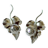 Set of a salt shaker and a pepper shaker in silver-plated metal, ENPS, England.